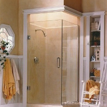 установка стеклянных душевых кабин