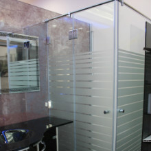 стеклянные душевые кабины на заказ