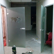 стеклянные двери межкомнатные цена