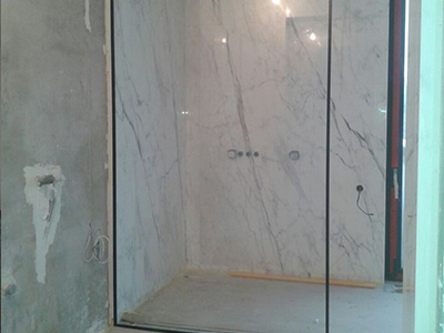 Душова перегородка